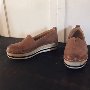 Timberline | Slip on w/ espadrille platform